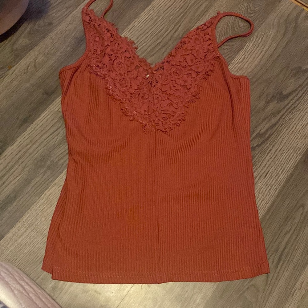 pink tank top